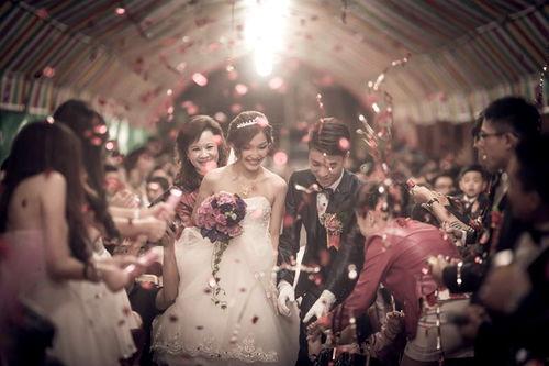 国产婚闹视频资源在线,传统习俗与现代风潮的碰撞瞬间